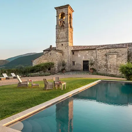 Chateau Sleeps 12 With Pool Air Con And Wifi * San Giovanni del Pantano