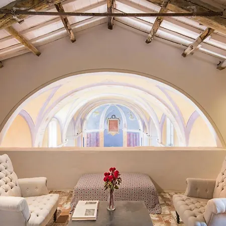 Holiday home Chateau Sleeps 12 With Pool Air Con And Wifi *