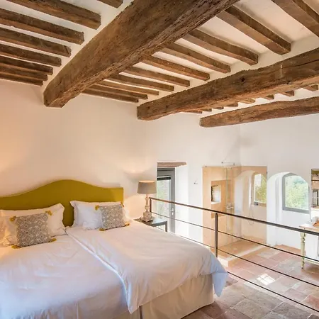 Holiday home Chateau Sleeps 12 With Pool Air Con And Wifi *