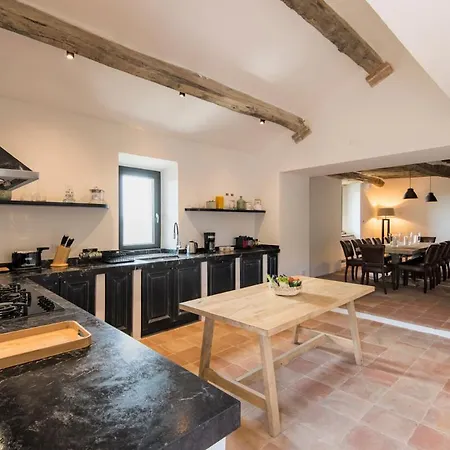 Holiday home Chateau Sleeps 12 With Pool Air Con And Wifi *