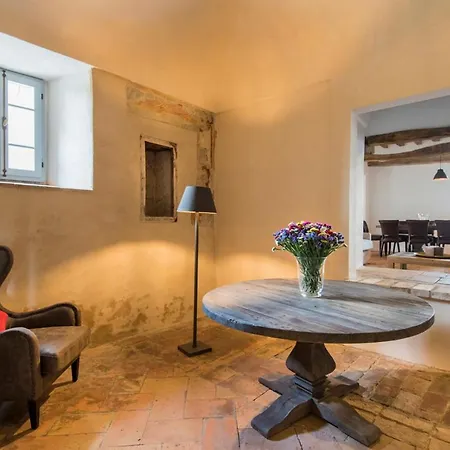 Chateau Sleeps 12 With Pool Air Con And Wifi Holiday home